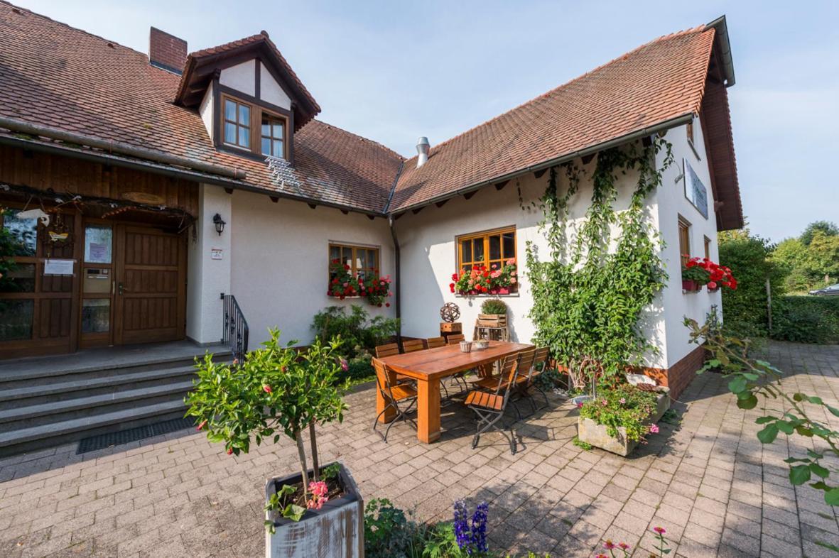 Hofmann'S Apartements & Ferienwohnungen Oberdachstetten Exterior photo